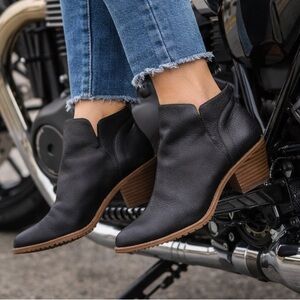 Elegant Black Ankle Booties